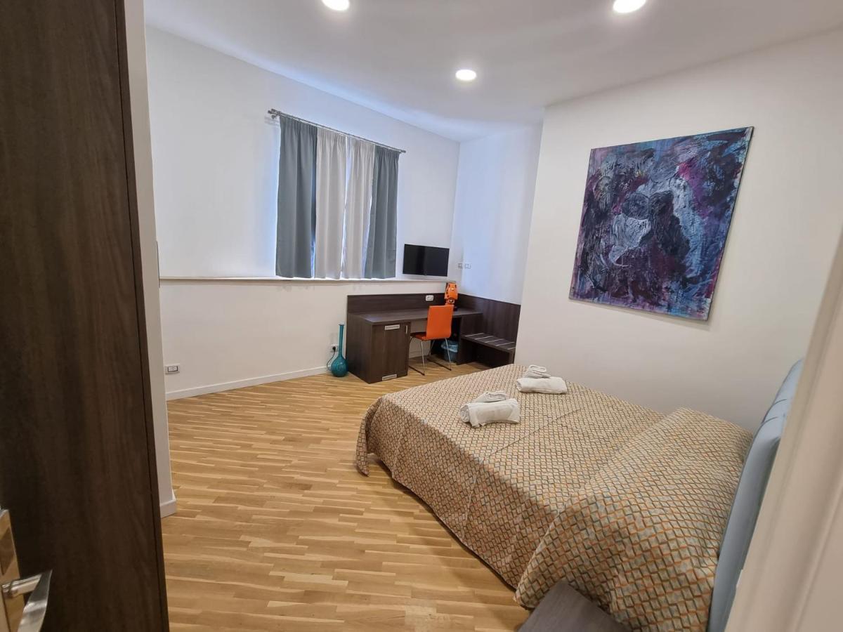 Barbaja Suites In Street Toledo 205 เนเปิลส์ ภายนอก รูปภาพ