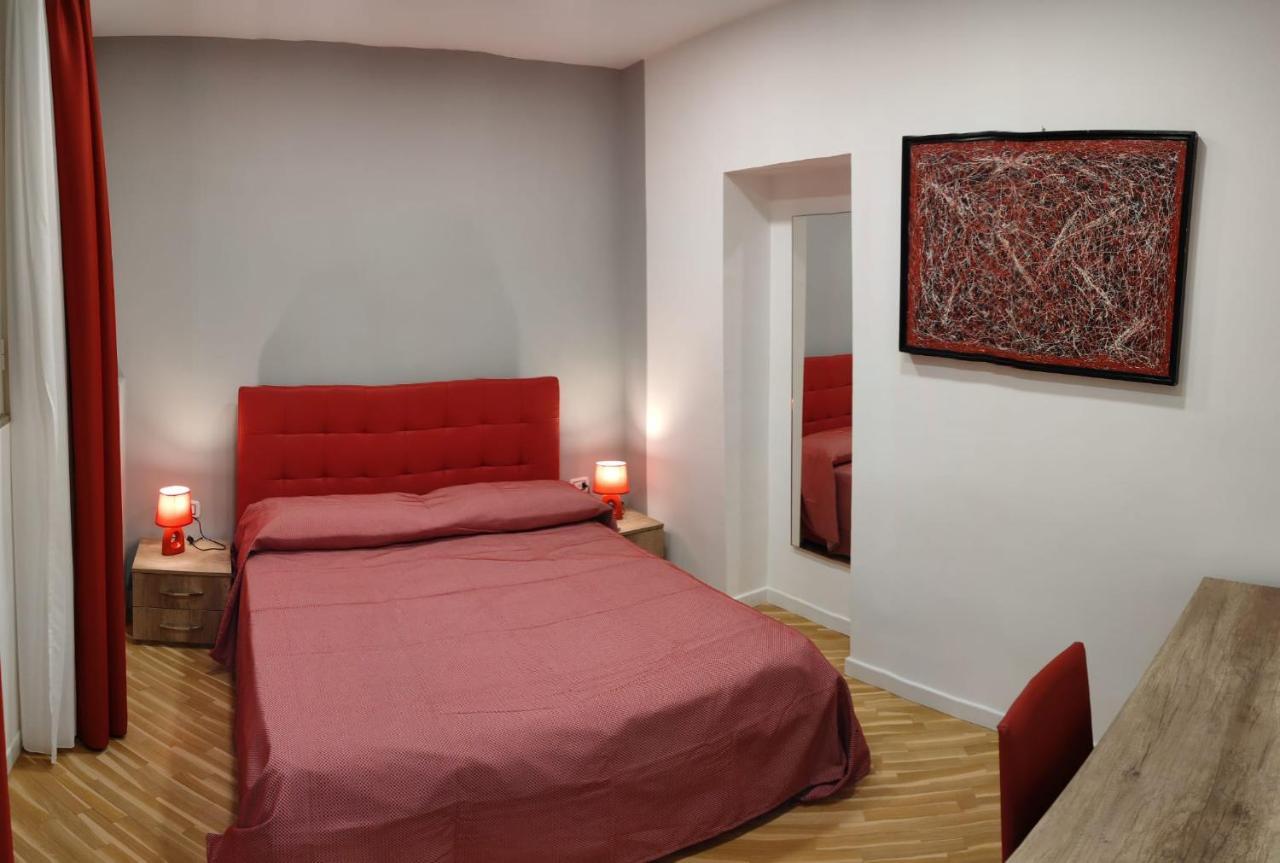 Barbaja Suites In Street Toledo 205 เนเปิลส์ ภายนอก รูปภาพ