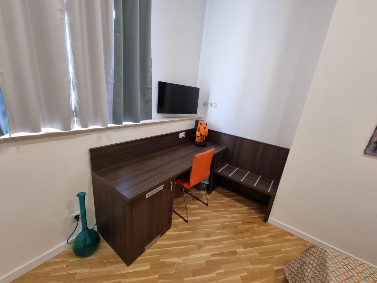 Barbaja Suites In Street Toledo 205 เนเปิลส์ ภายนอก รูปภาพ