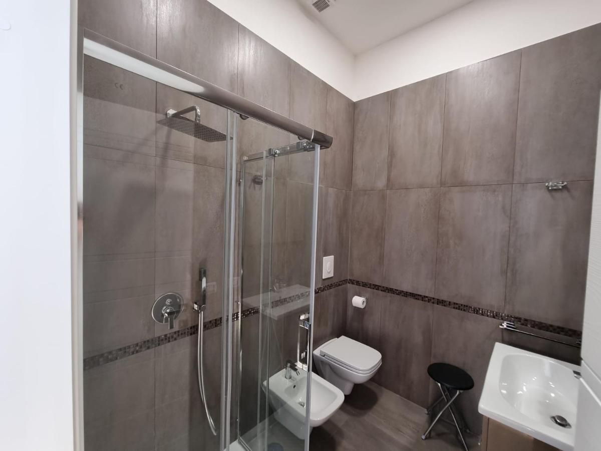 Barbaja Suites In Street Toledo 205 เนเปิลส์ ภายนอก รูปภาพ