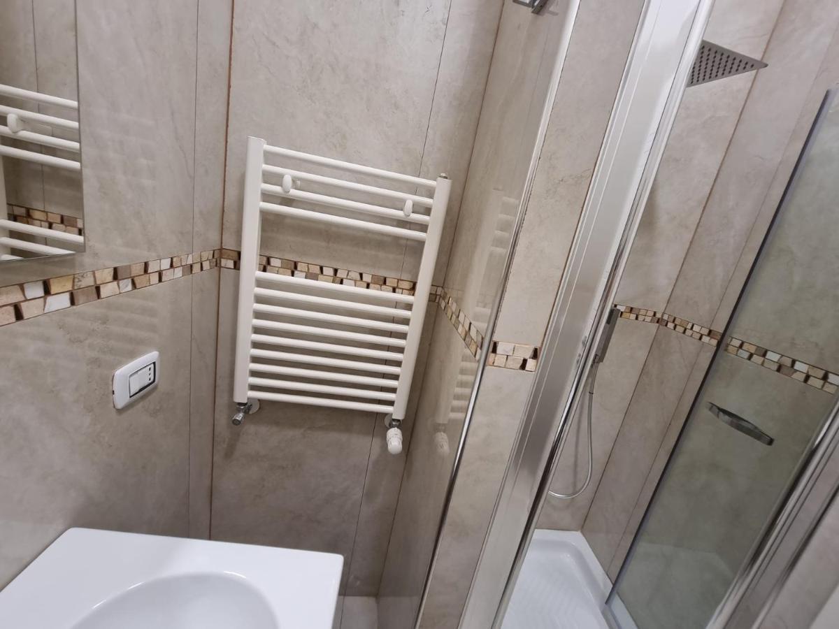 Barbaja Suites In Street Toledo 205 เนเปิลส์ ภายนอก รูปภาพ