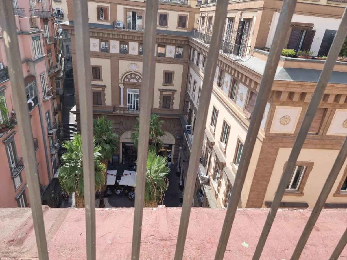 Barbaja Suites In Street Toledo 205 เนเปิลส์ ภายนอก รูปภาพ