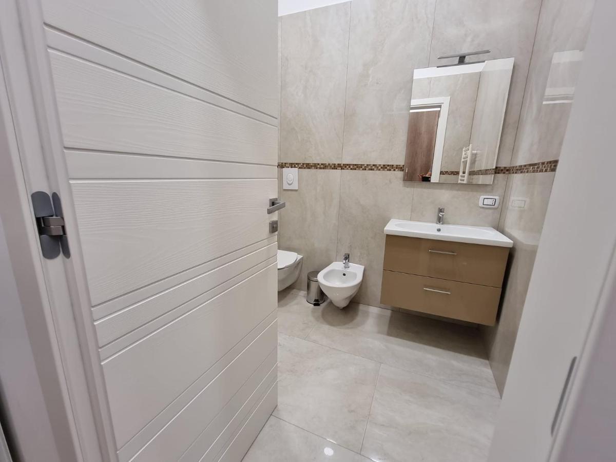 Barbaja Suites In Street Toledo 205 เนเปิลส์ ภายนอก รูปภาพ