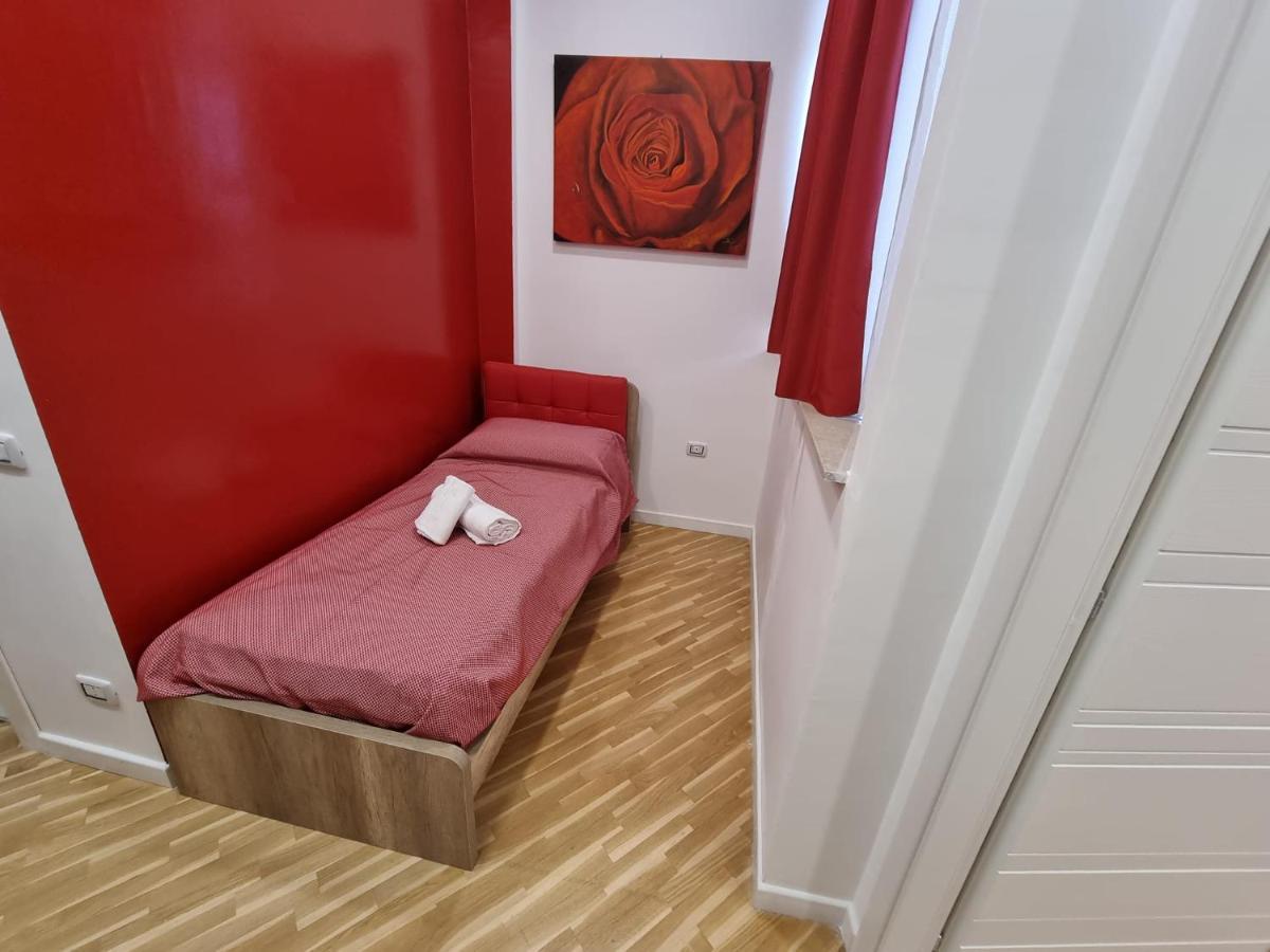 Barbaja Suites In Street Toledo 205 เนเปิลส์ ภายนอก รูปภาพ