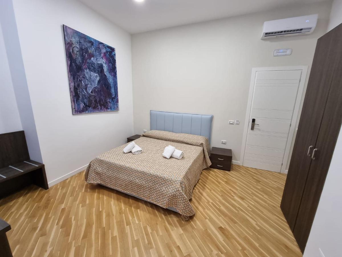 Barbaja Suites In Street Toledo 205 เนเปิลส์ ภายนอก รูปภาพ