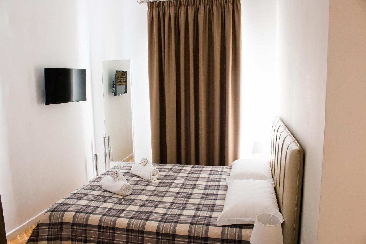 Barbaja Suites In Street Toledo 205 เนเปิลส์ ภายนอก รูปภาพ
