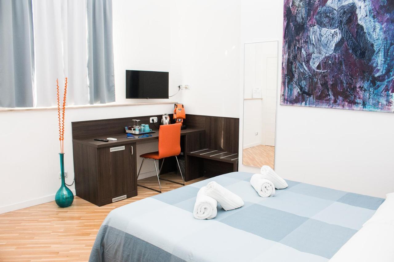 Barbaja Suites In Street Toledo 205 เนเปิลส์ ภายนอก รูปภาพ