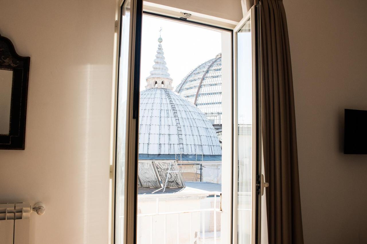Barbaja Suites In Street Toledo 205 เนเปิลส์ ภายนอก รูปภาพ