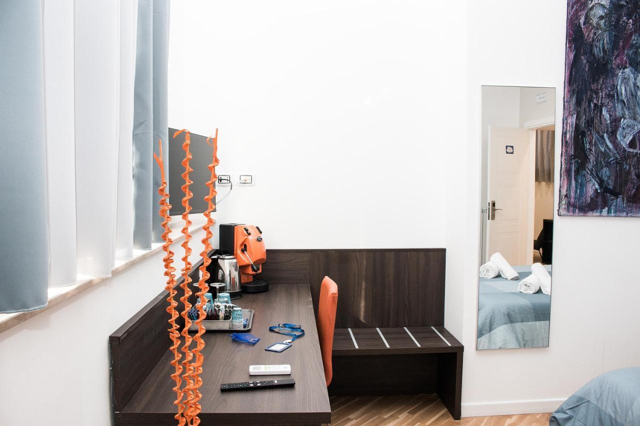 Barbaja Suites In Street Toledo 205 เนเปิลส์ ภายนอก รูปภาพ