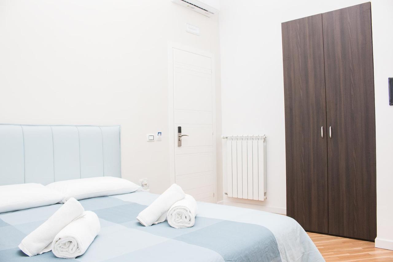 Barbaja Suites In Street Toledo 205 เนเปิลส์ ภายนอก รูปภาพ