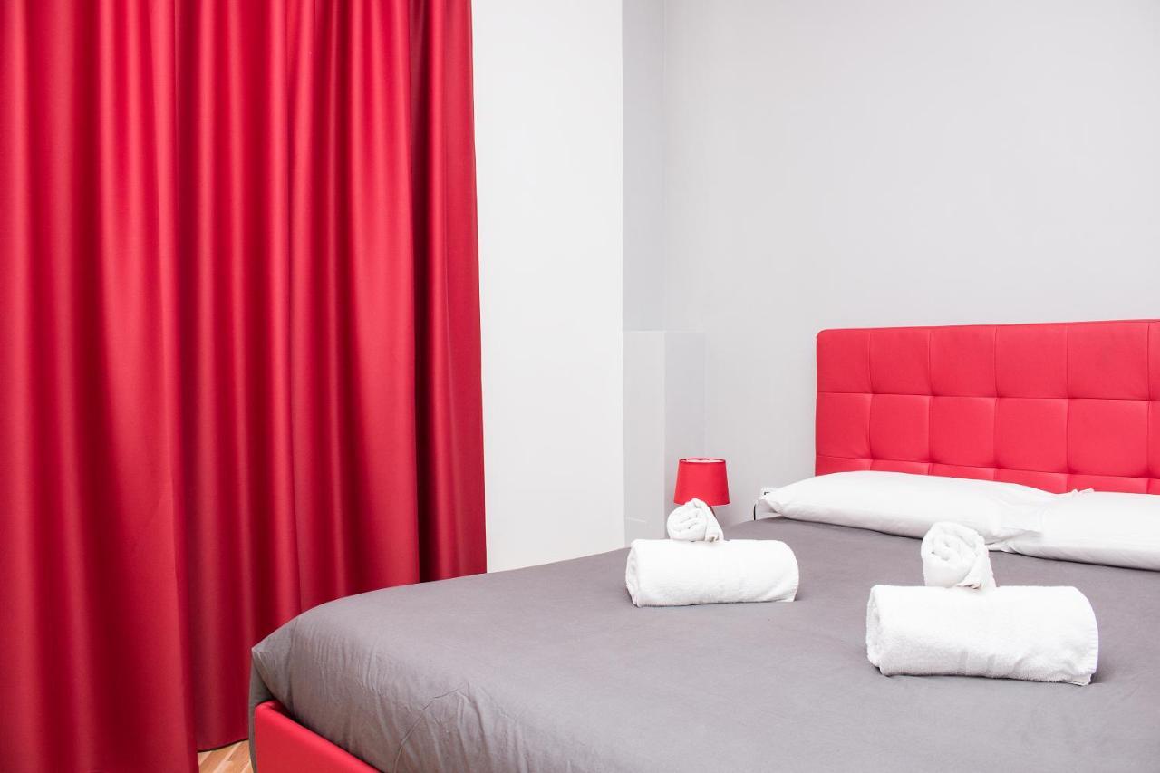 Barbaja Suites In Street Toledo 205 เนเปิลส์ ภายนอก รูปภาพ